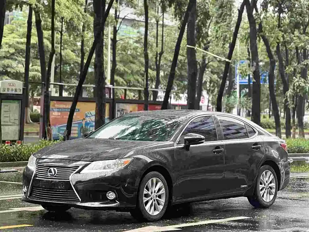 Lexus ES 2014 300h Elite