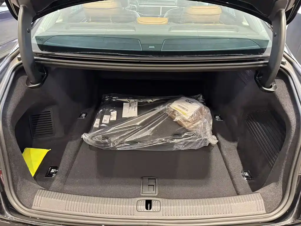 Audi A8 2025 A8L 50 TFSI quattro