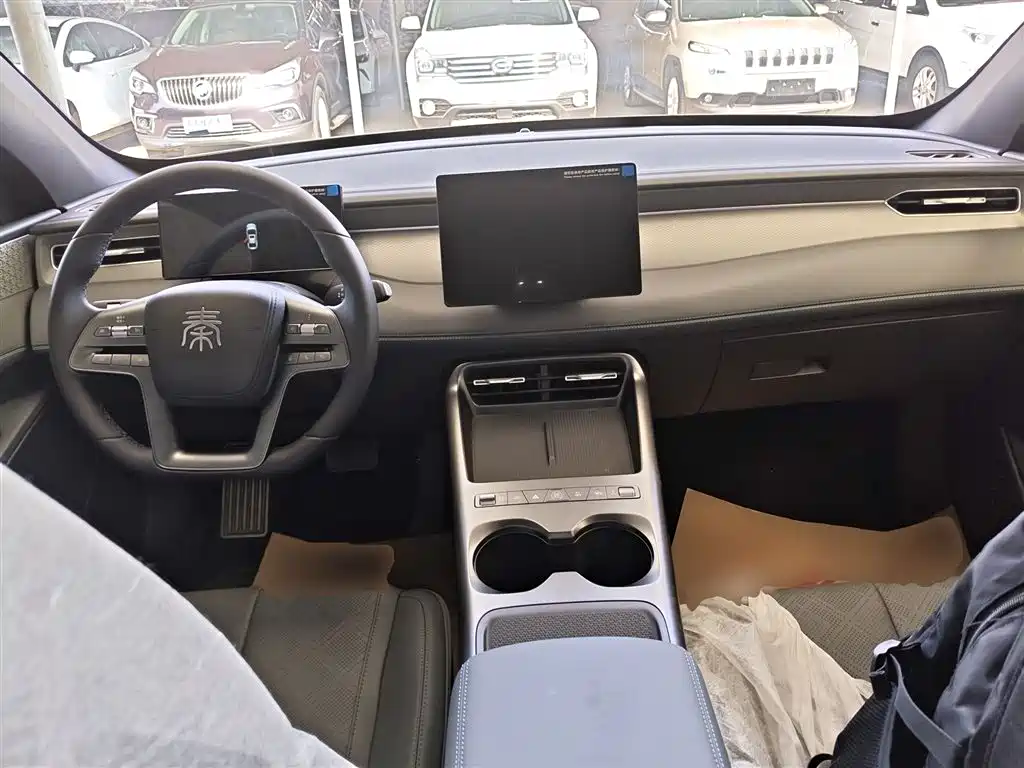 BYD Qin Plus PLUS 2025 DM-i Smart Drive 128KM