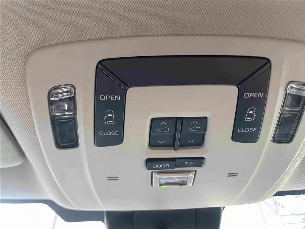 Toyota Sienna — миниатюра 12
