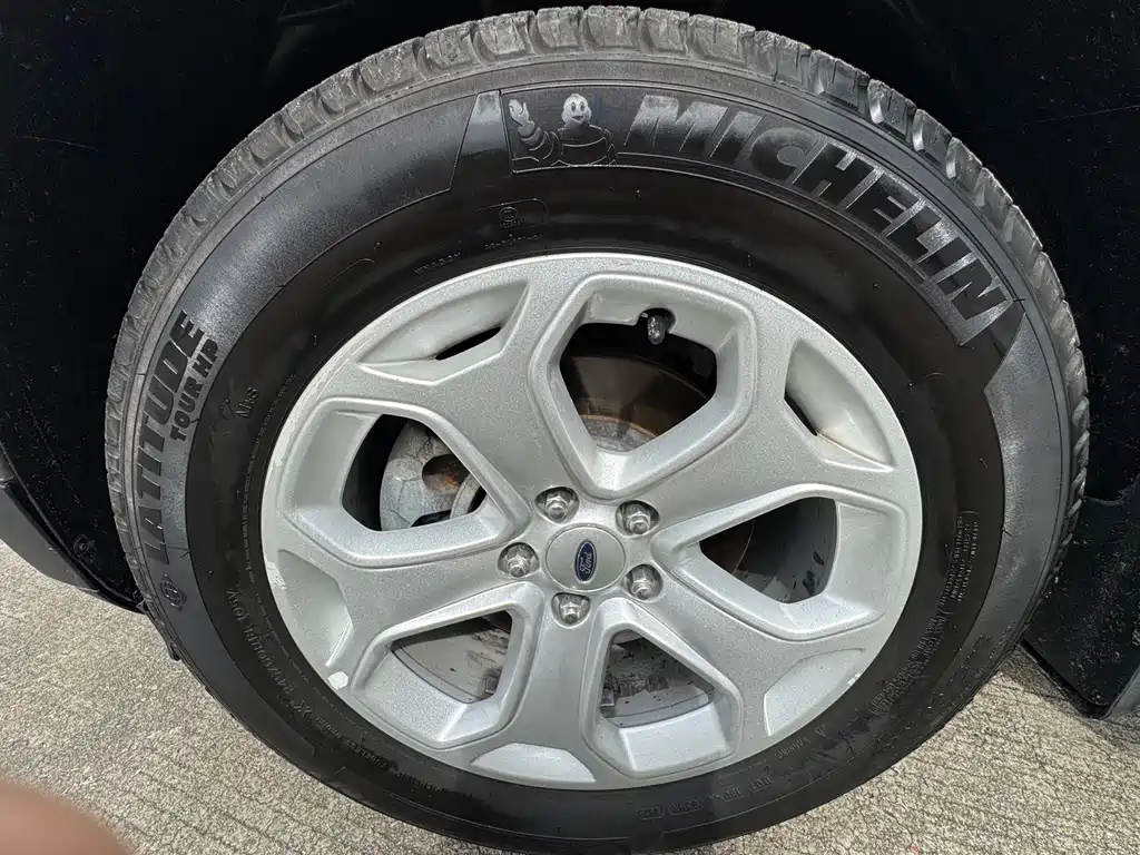 Ford Edge (Import) — миниатюра 13