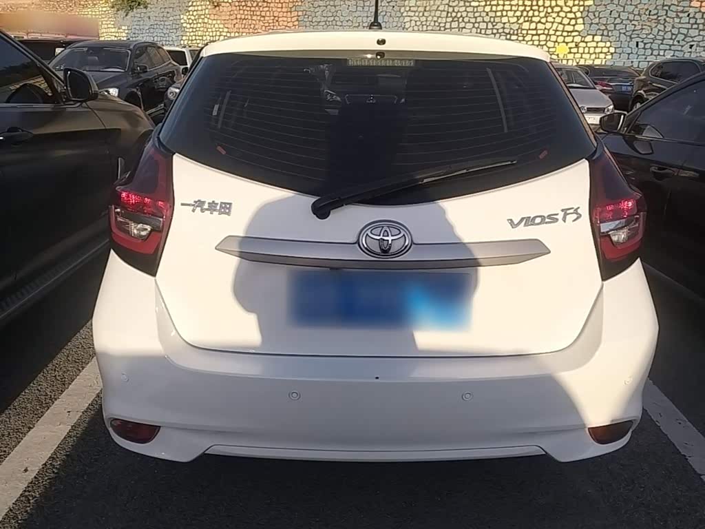 Toyota Vios FS 1.5 л 2022 г. Белый, пробег 35400 км