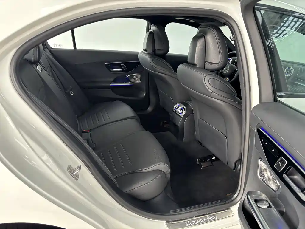 Mercedes-Benz C-Class — миниатюра 24