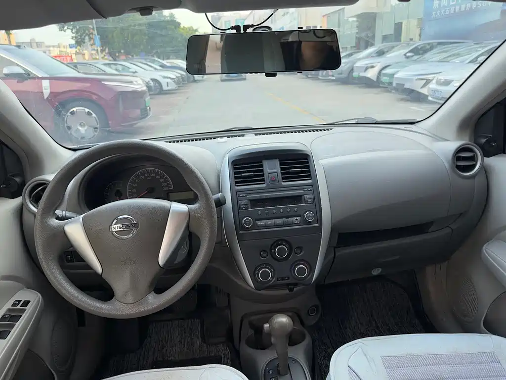 Nissan Sunny — миниатюра 7