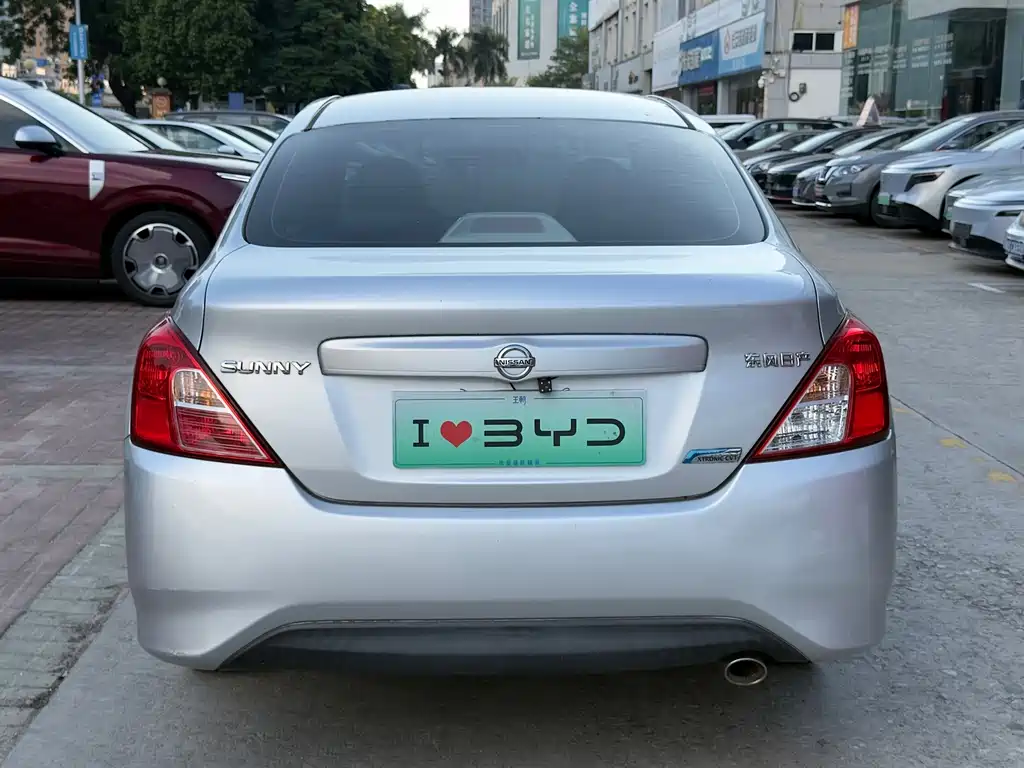 Nissan Sunny — миниатюра 9