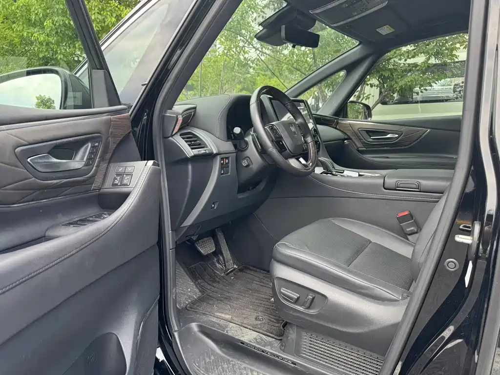 Toyota Vellfire — миниатюра 3