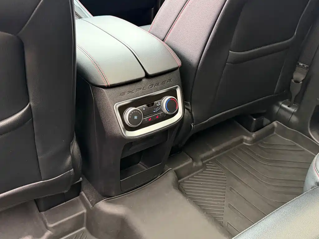 Ford Explorer — миниатюра 18