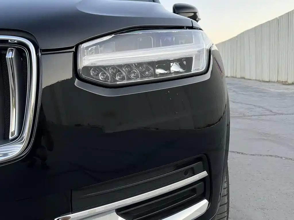 Volvo XC90 — миниатюра 15