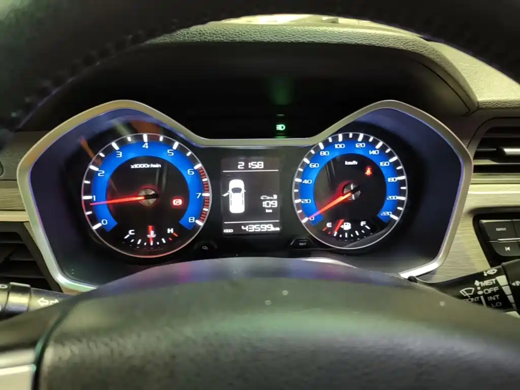 Geely Vision X3 — миниатюра 8