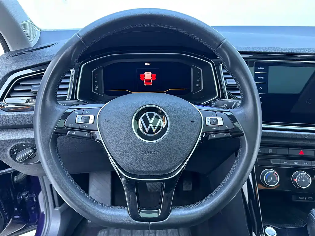 VOLKSWAGEN T ROC EXPLORING SONGS