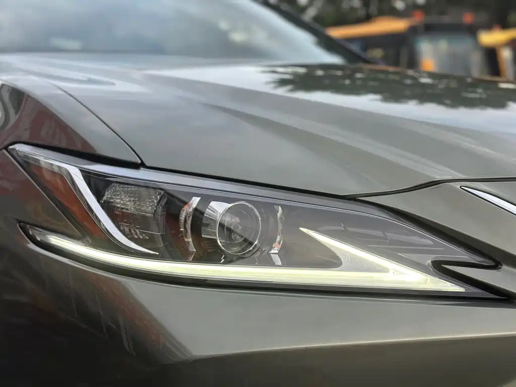 Lexus ES 2020 200