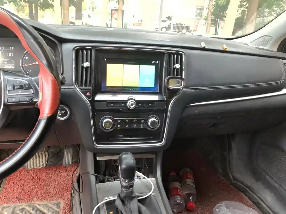 Roewe Roewe i6 Classic — миниатюра 13