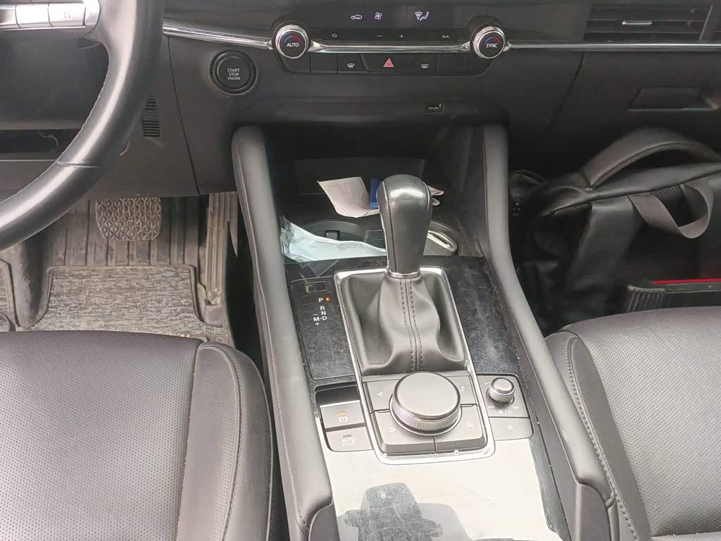 Mazda Mazda3 Axela 2.0 л 2022 г. Белый, пробег 41900 км