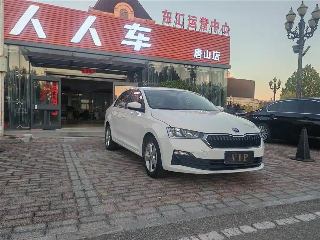 Skoda Rapid — миниатюра 3