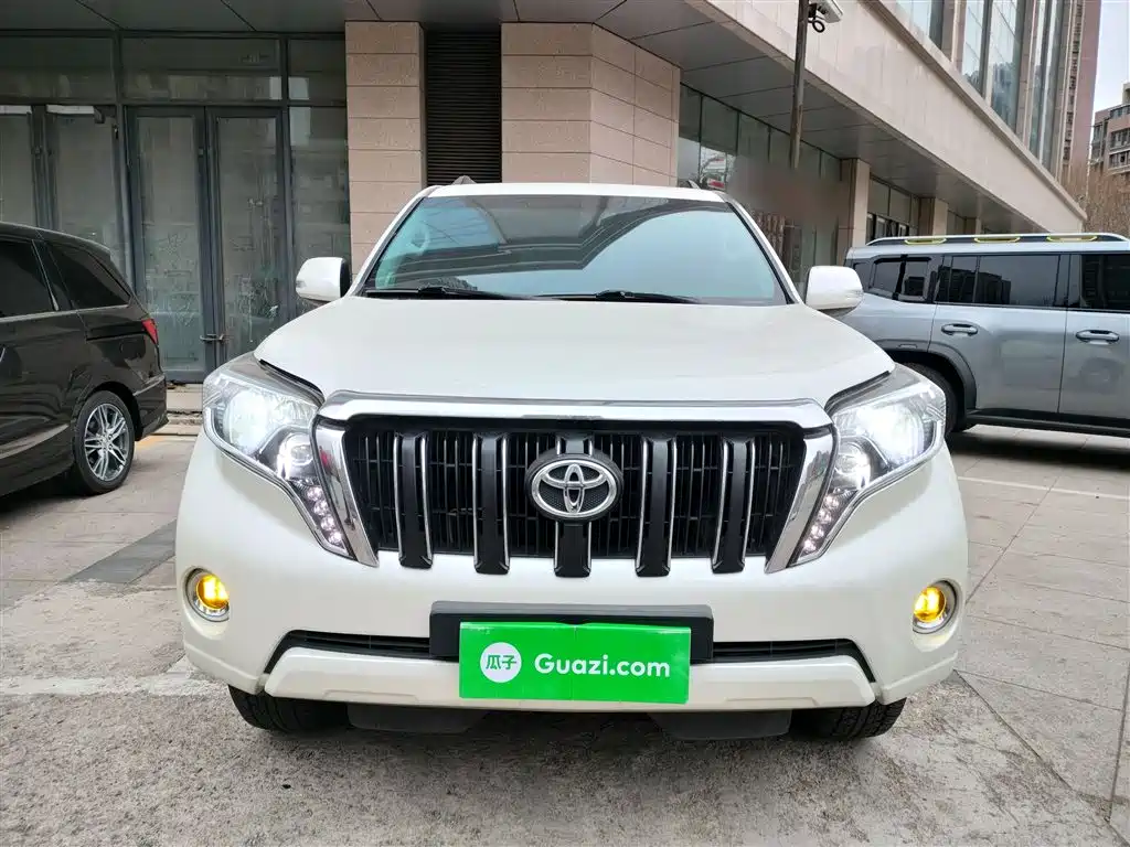 Toyota Land Cruiser Prado 2015 2.7L AT Standard