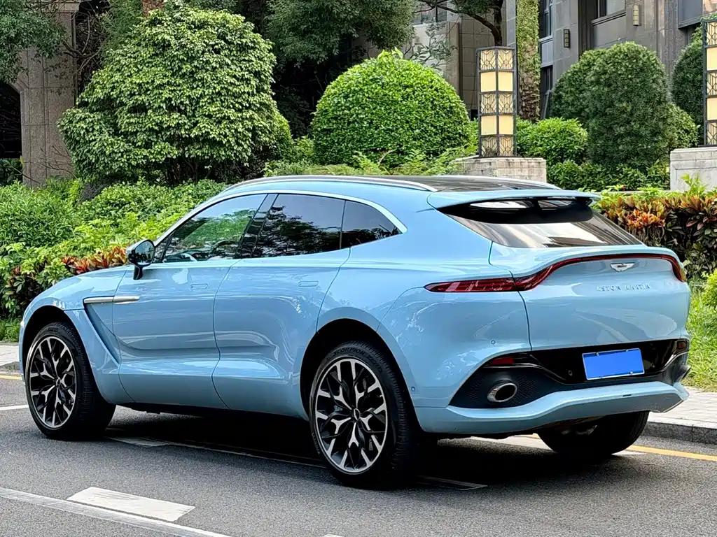 Aston Martin DBX — миниатюра 4