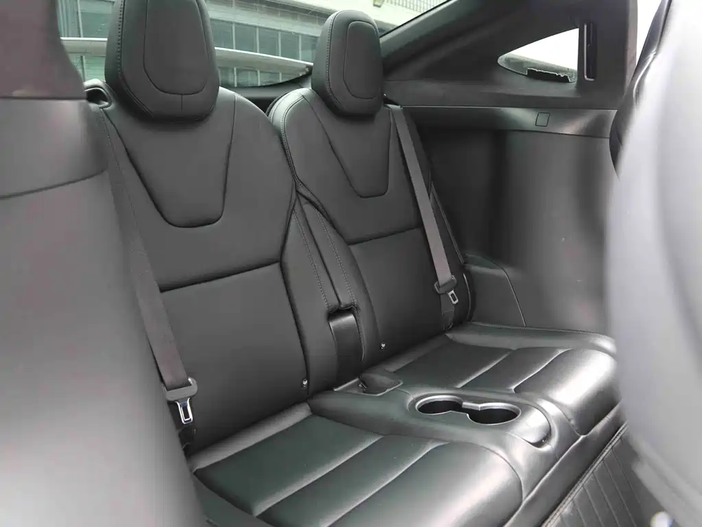 Tesla Model X — миниатюра 9
