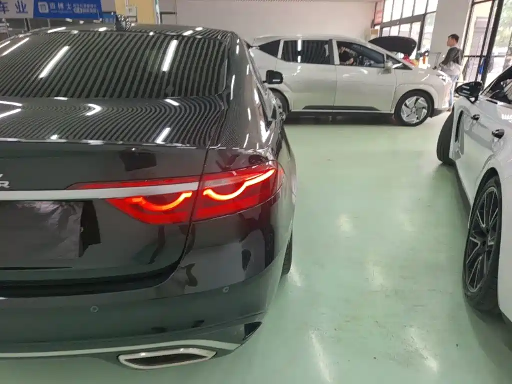Jaguar XFL — миниатюра 8