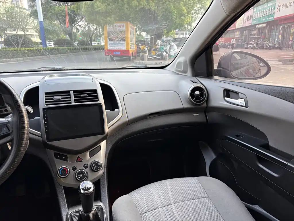 Chevrolet Aveo — миниатюра 8
