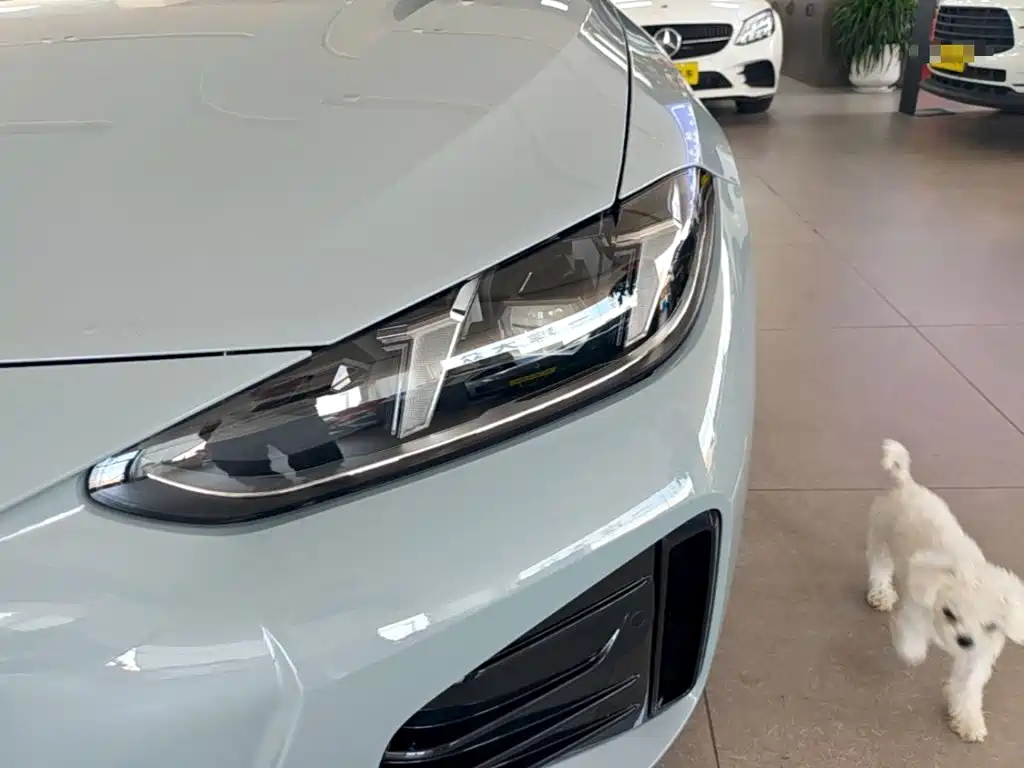 BMW i4 — миниатюра 24