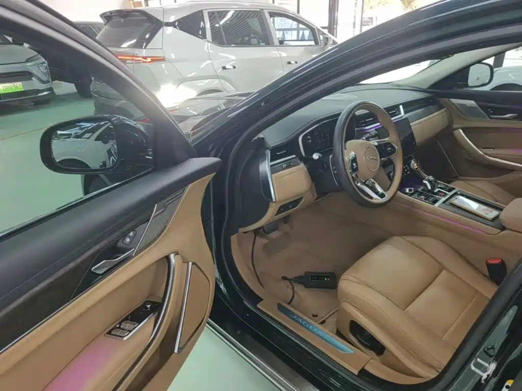 Jaguar XFL — миниатюра 16