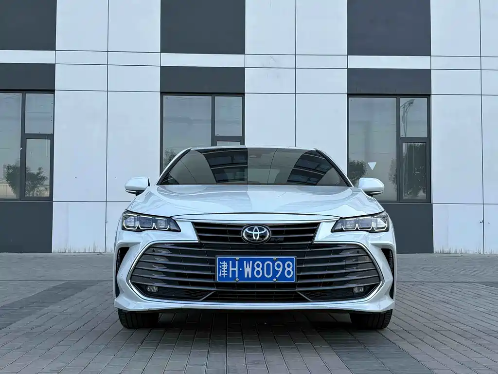 Купить Toyota Avalon