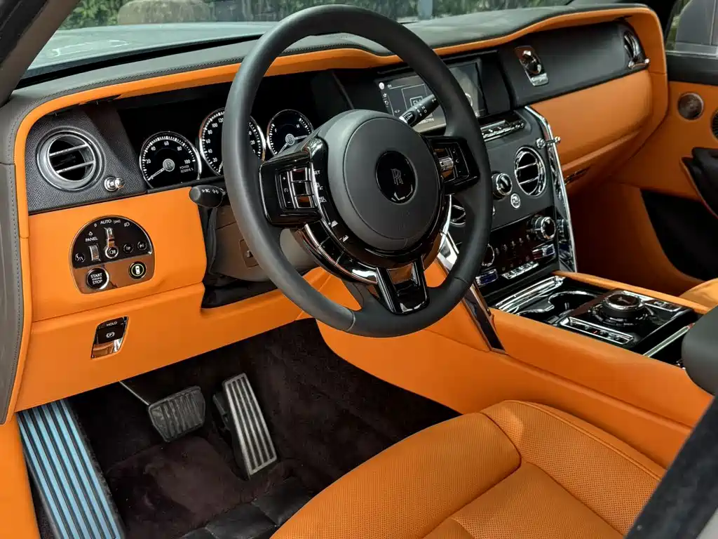 Rolls-Royce Cullinan — миниатюра 20