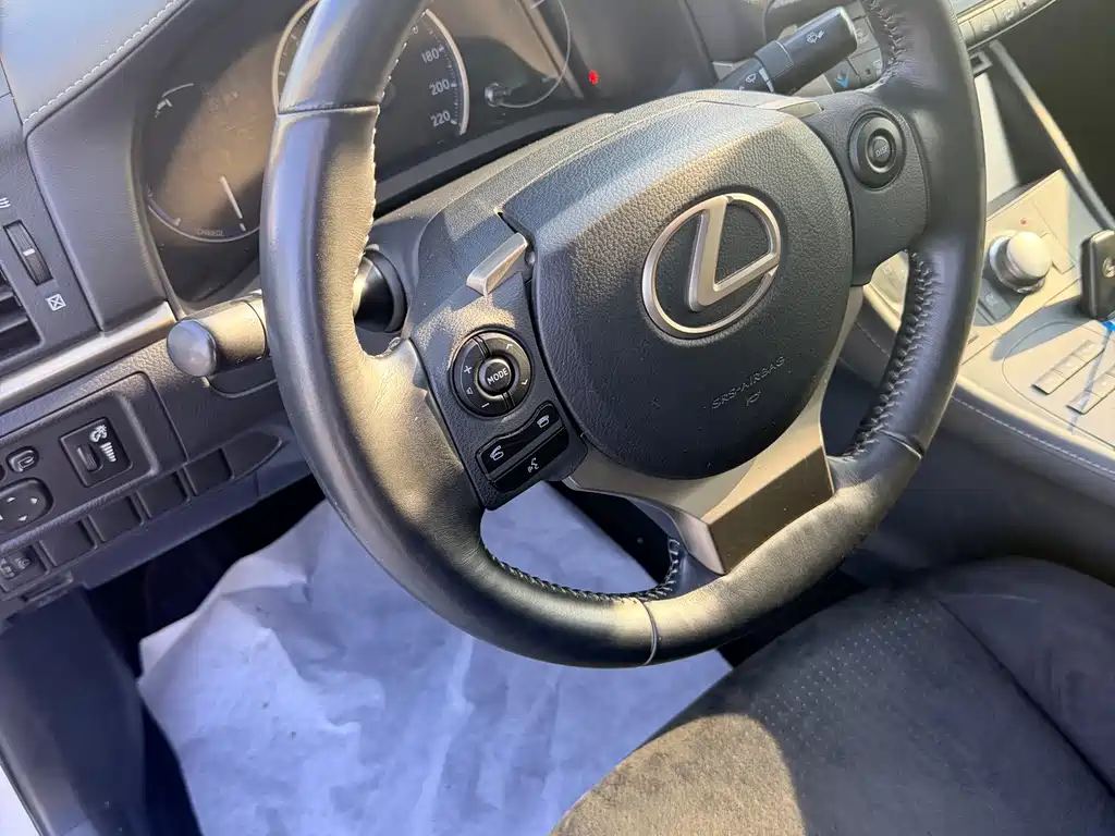 Lexus CT — миниатюра 9