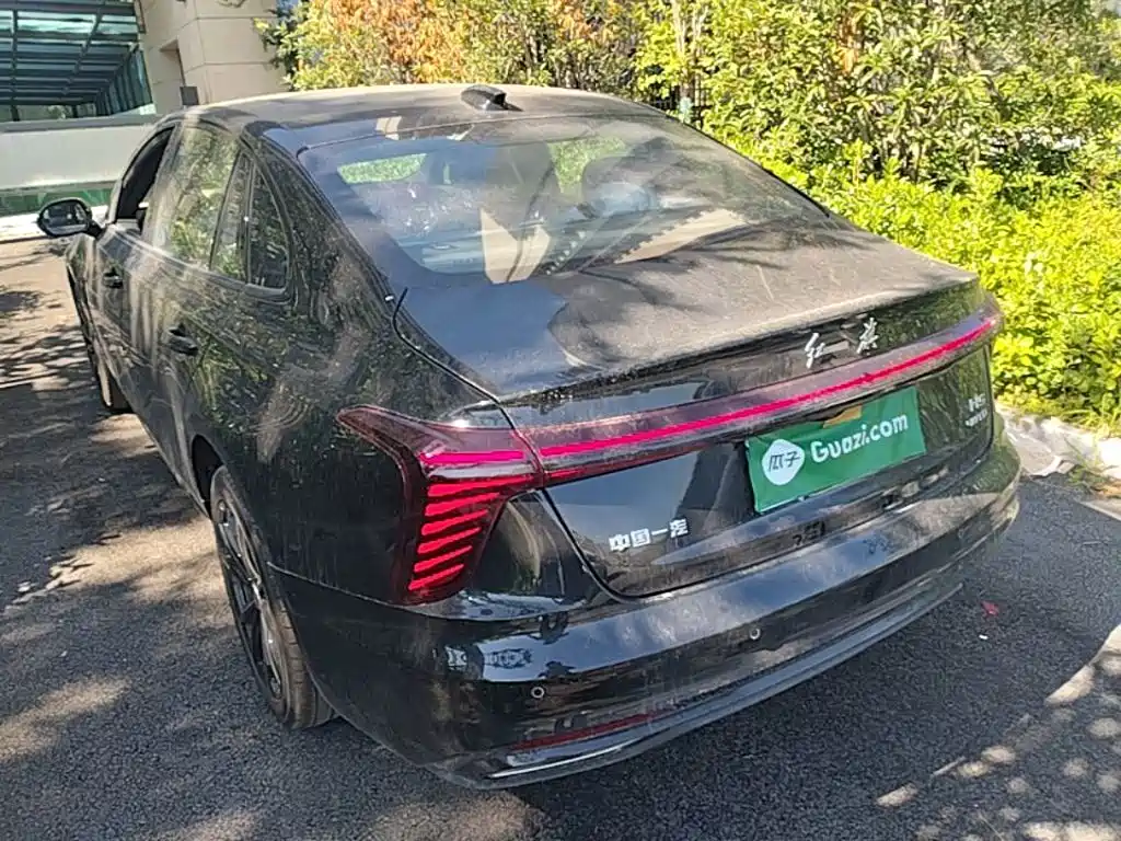 Hongqi H5 2025 2.0T AT