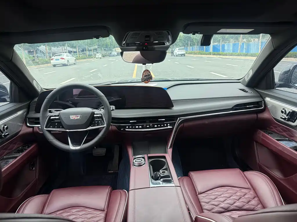 Cadillac CT6 2026 28T Flagship