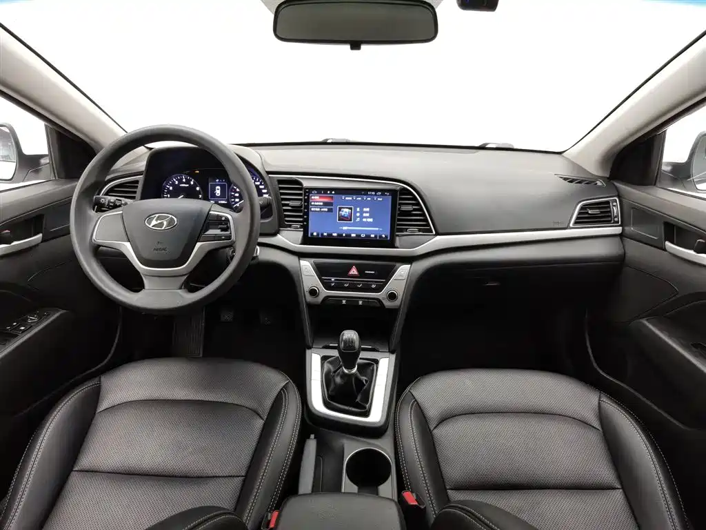 Hyundai Elantra 2016 1.6L MT