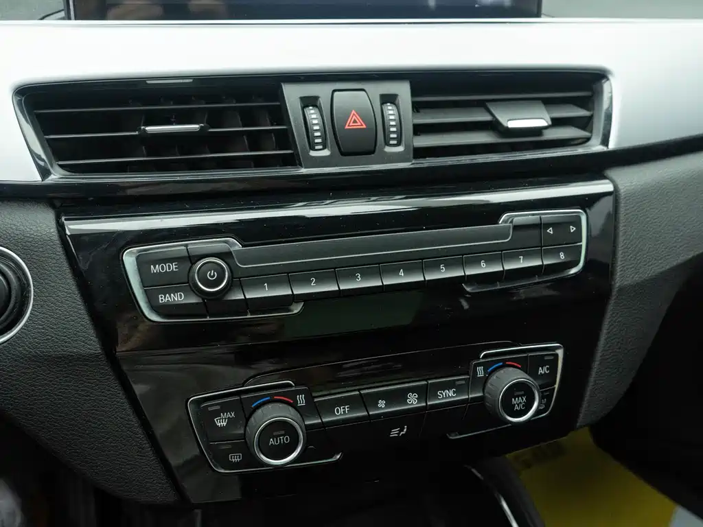 BMW X1 sDrive20Li Leading Type, фото 9