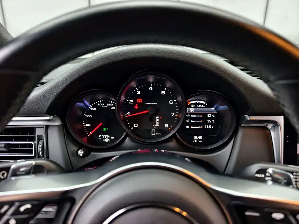 Porsche Macan — миниатюра 17