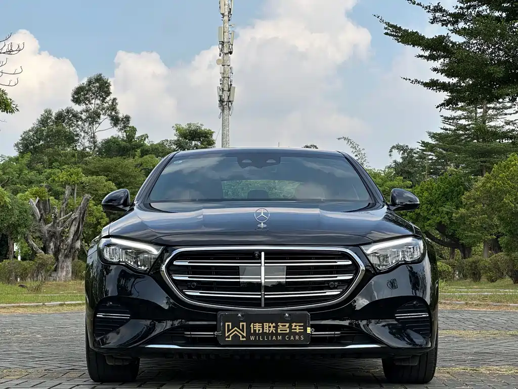 Mercedes-Benz E-Class — миниатюра 2