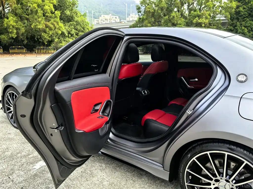 MERCEDES-BENZ A CLASS AMG