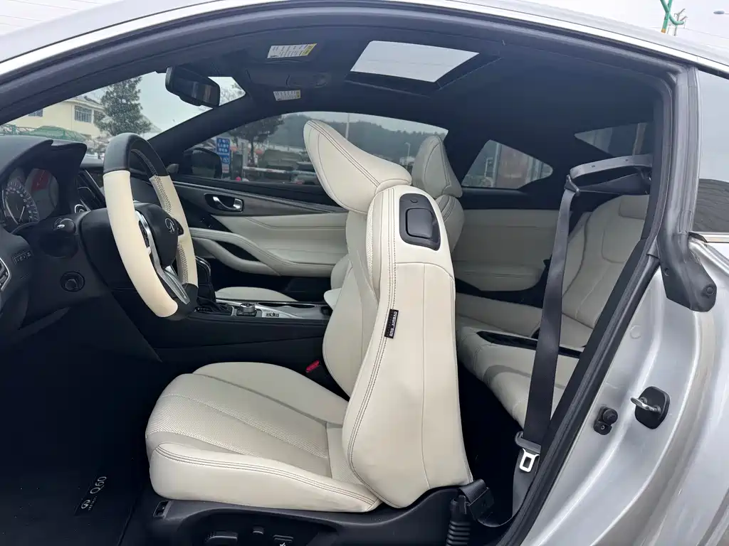 INFINITI Q60