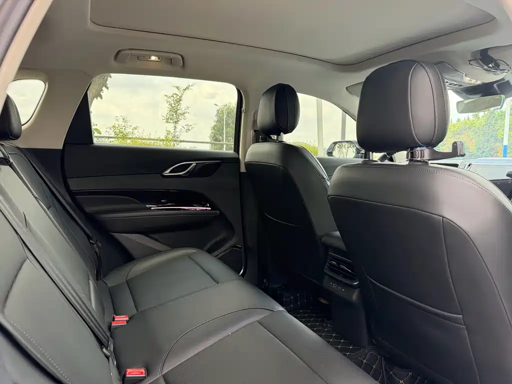 Hongqi Hongqi HS3 PHEV — миниатюра 17