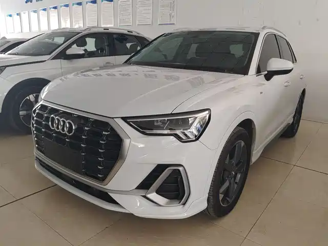 AUDI Q3 2019