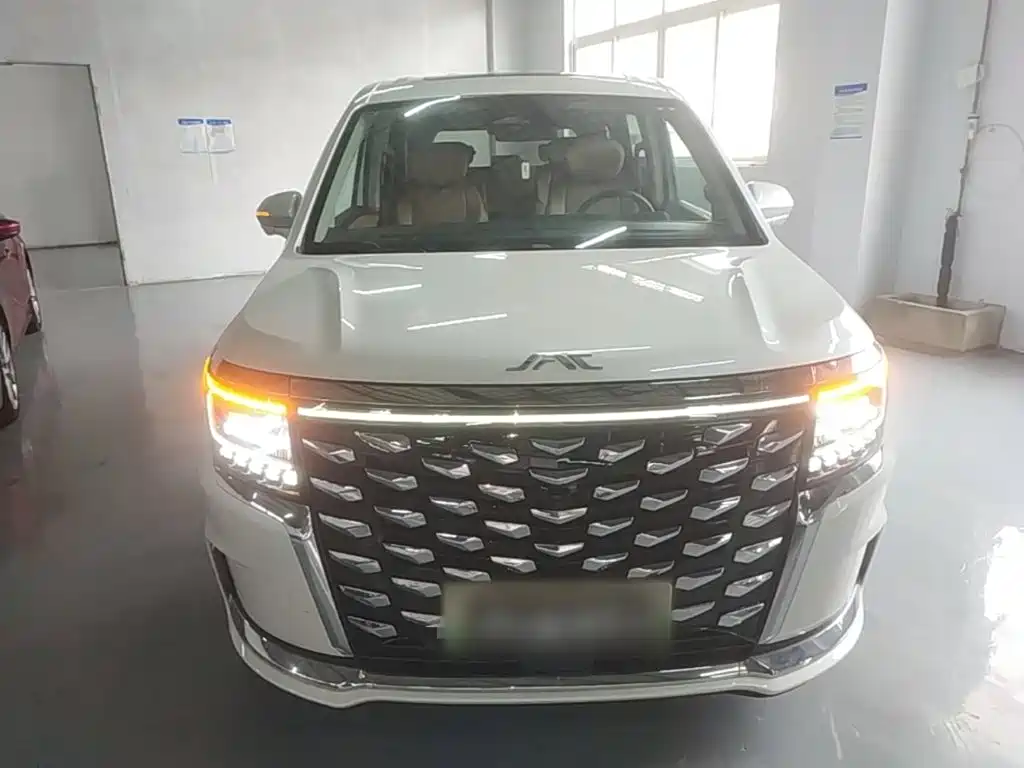 JAC Refine Refine RF8 PHEV — миниатюра 3