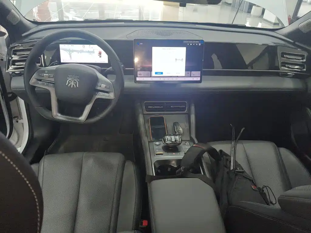 BYD Qin L L 2025 DM-i Smart Drive 120KM