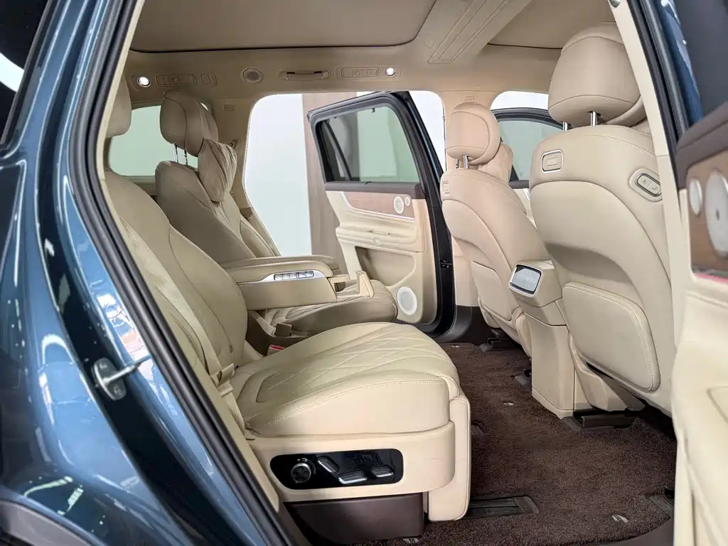 AITO ASK THE WORLD M9