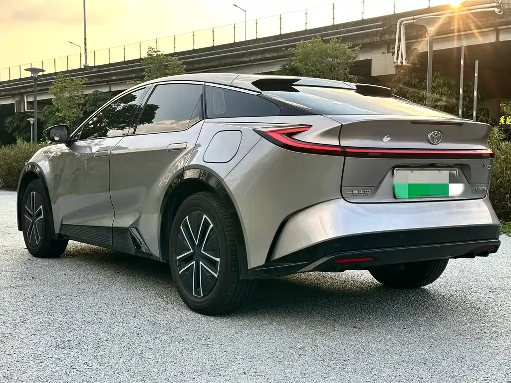 Toyota bZ5 — миниатюра 6