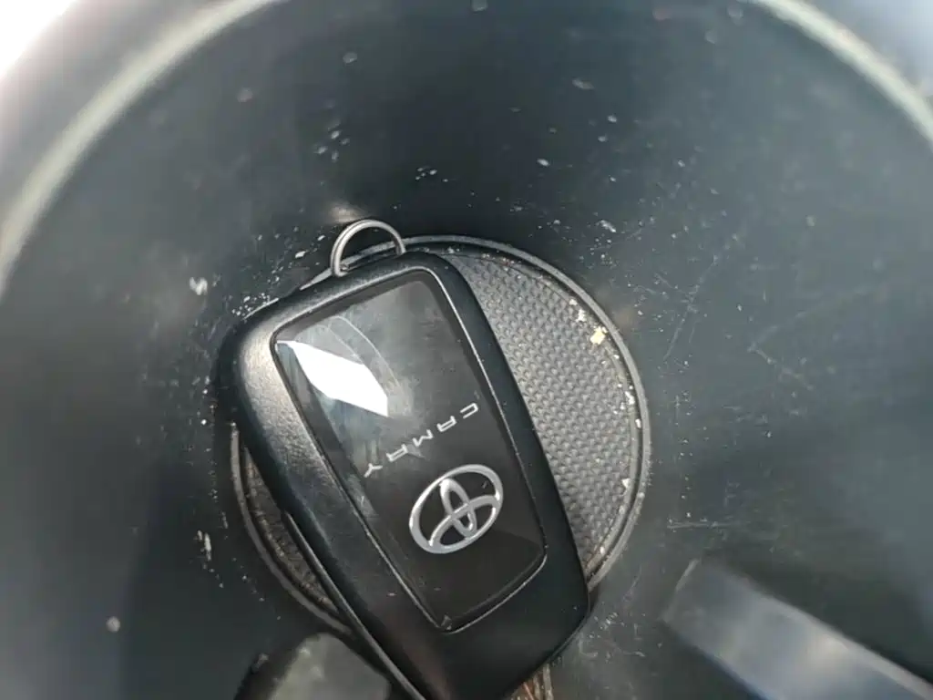 Toyota Camry 2023 2.0G Luxury