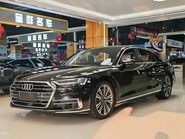 AUDI A8