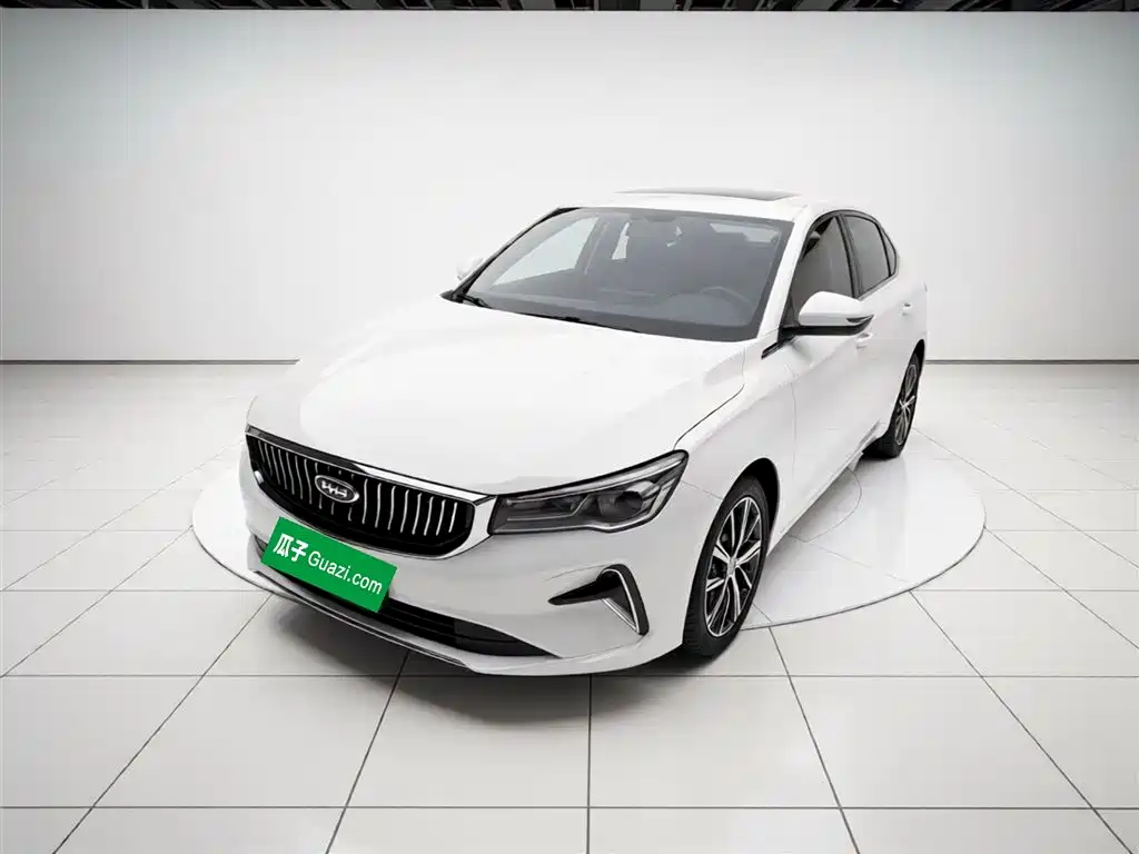 Geely Emgrand 2022