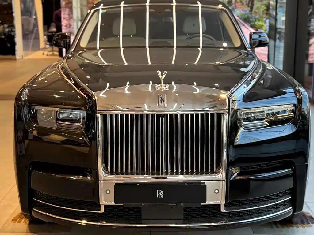 Rolls-Royce Phantom 0
