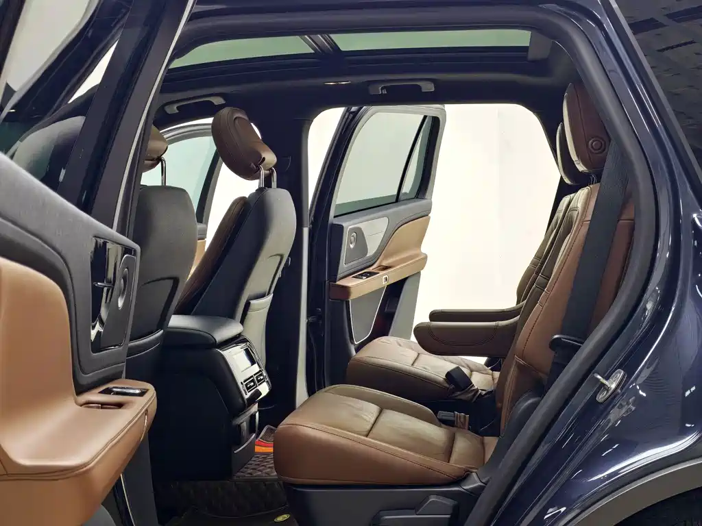 Lincoln Aviator — миниатюра 10