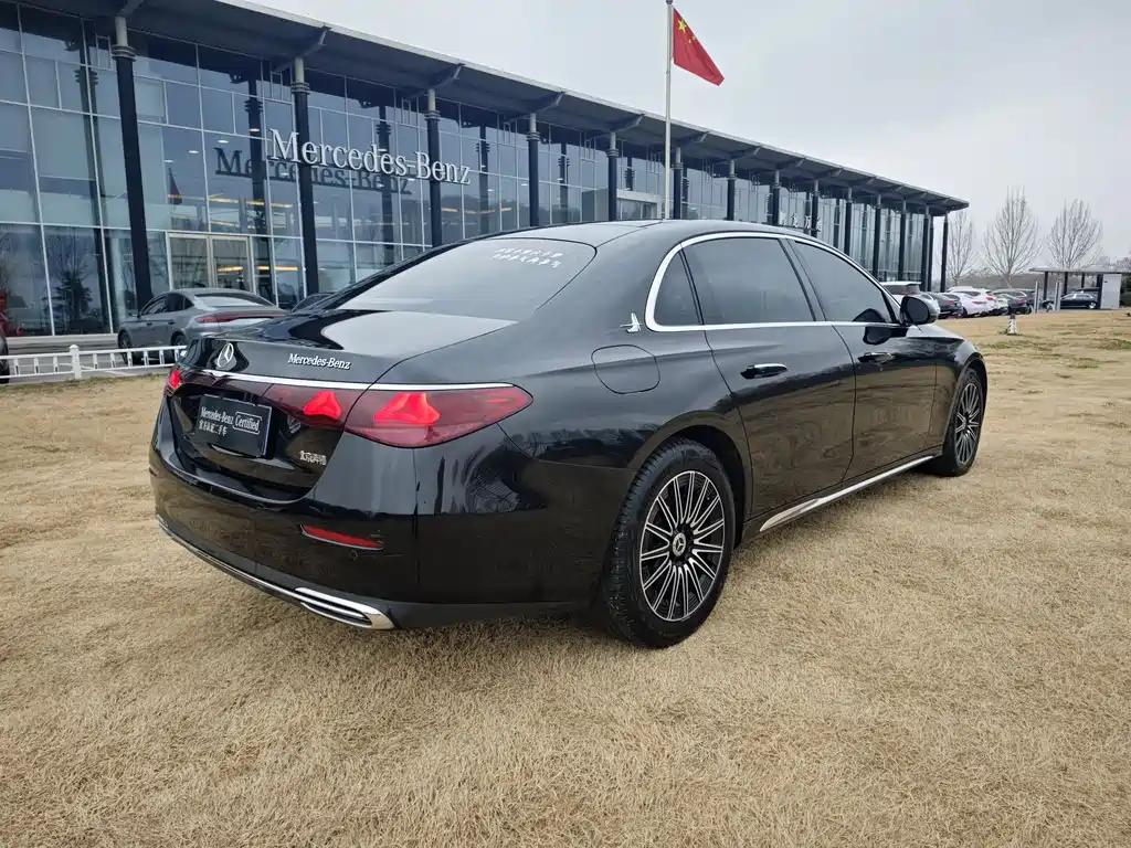 MERCEDES-BENZ E CLASS