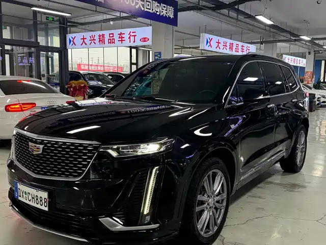 CADILLAC XT6