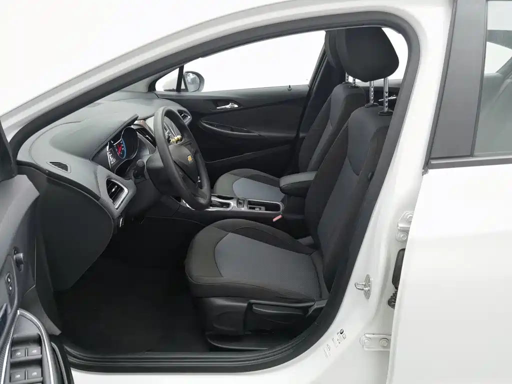 Chevrolet Cruze — миниатюра 10
